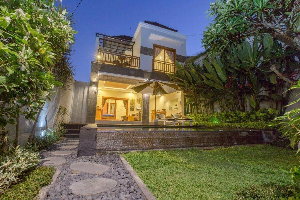 Villa Hitam Putih Legian Bali Σεμινιάκ Εξωτερικό φωτογραφία